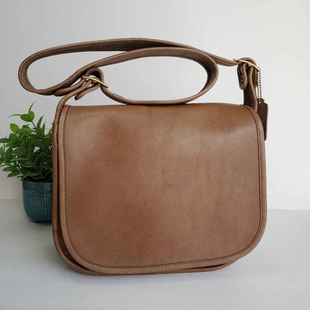 VGUC Vintage Coach Shoulder Bag (#9170) in Putty